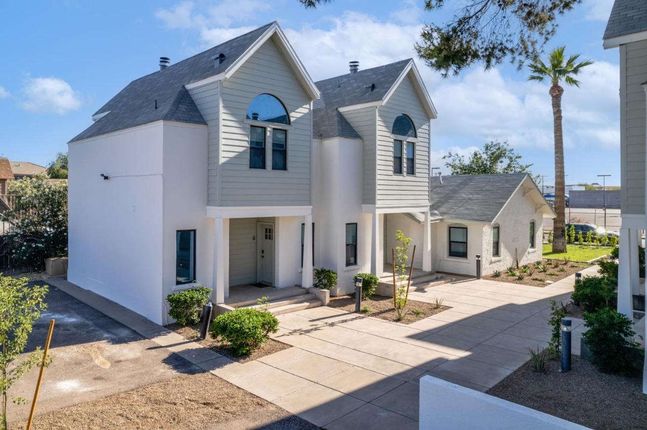 Stylish Phoenix Townhome - Foosball Table, Laundry, Parking! Zewnętrze zdjęcie
