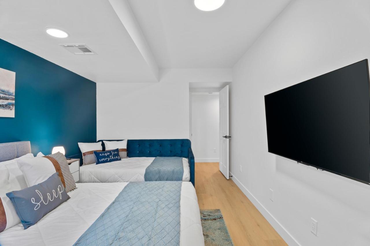 Stylish Phoenix Townhome - Foosball Table, Laundry, Parking! Zewnętrze zdjęcie